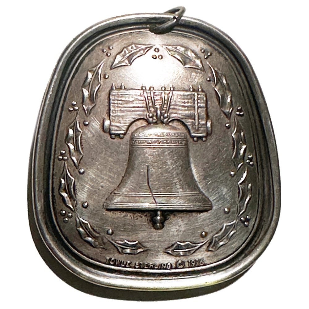 Towle 1976 Sterling Silver 12 DAYS OF CHRISTMAS LIBERTY BELL MEDALLION